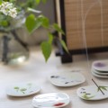 Porcelanowa podstawka na kadzidło Yume No Yume - kwiat wiśni